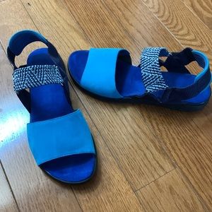 Van Eli sandals